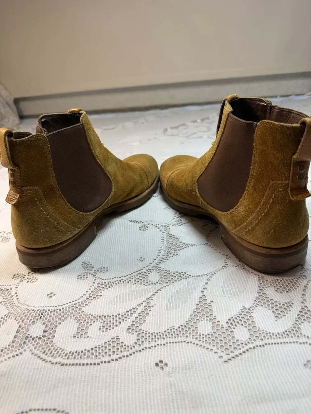Men’s Size 13 UGG Boots Suede Chestnut/Wear On Heels/ Hooka Cushion Sole Insert